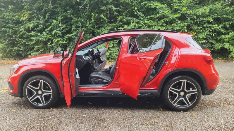MERCEDES-BENZ GLA CLASS