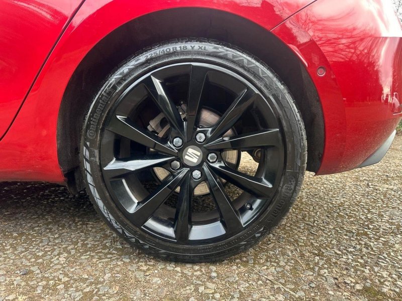 SEAT LEON