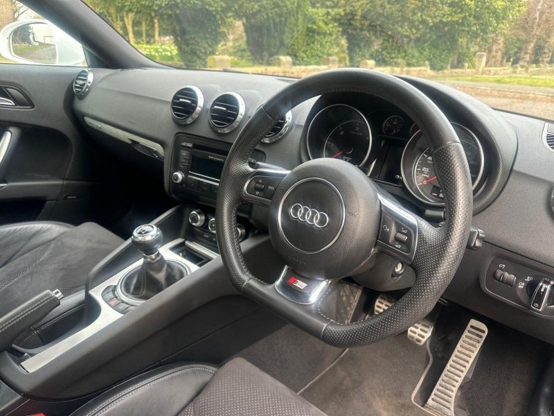 AUDI TT