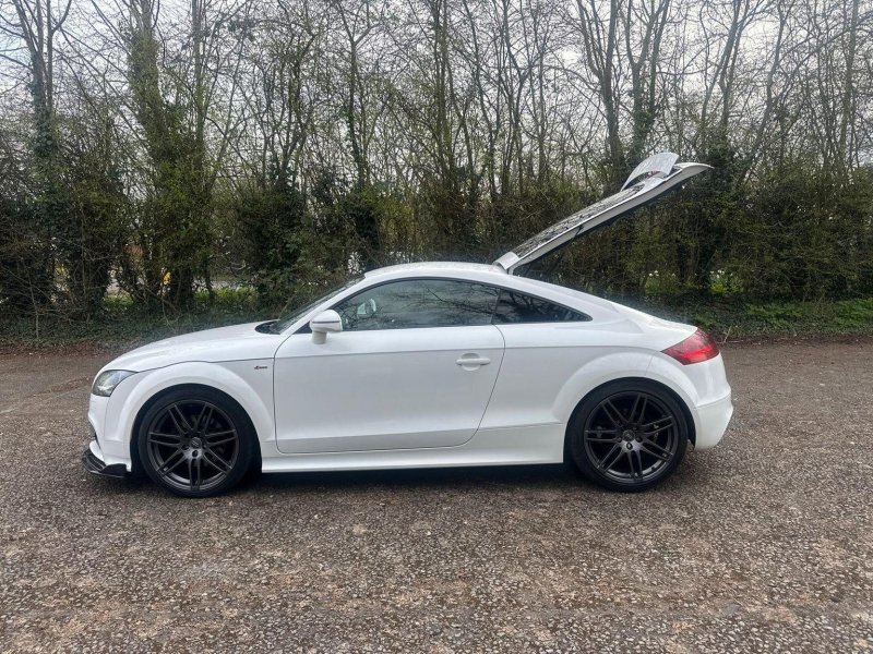AUDI TT
