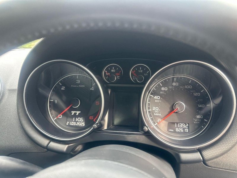 AUDI TT