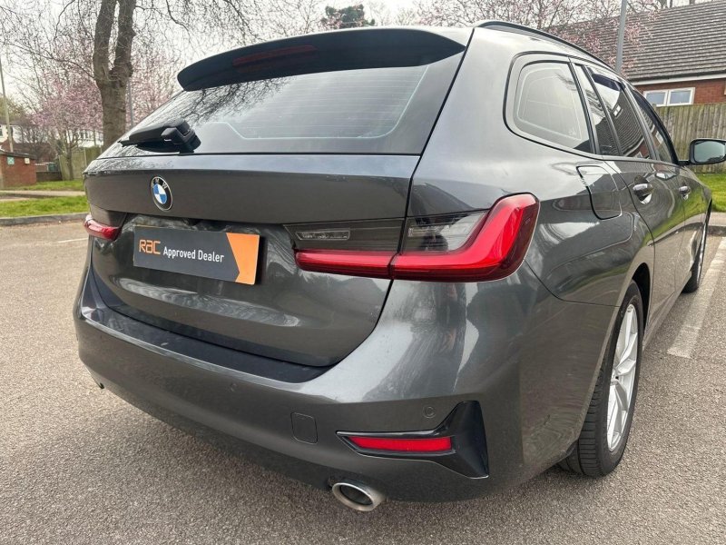 BMW 3 SERIES