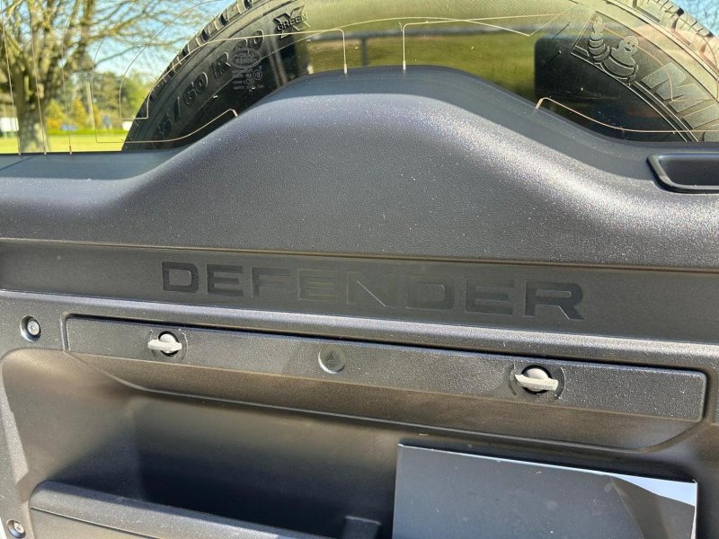 LAND ROVER DEFENDER 90