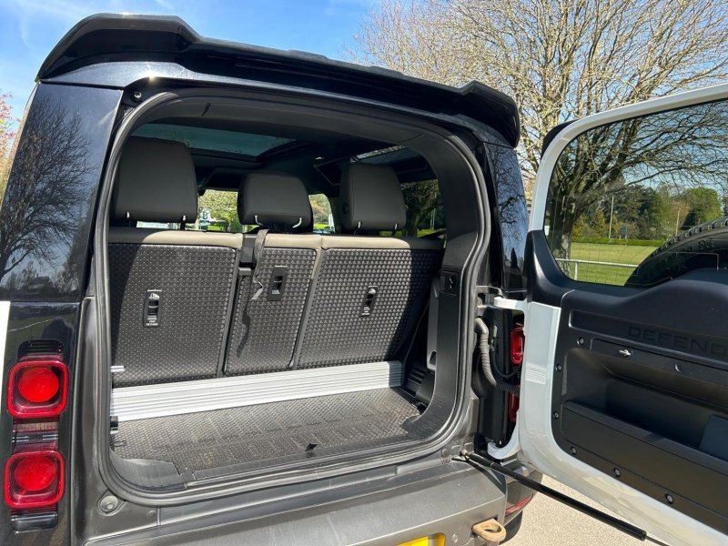 LAND ROVER DEFENDER 90