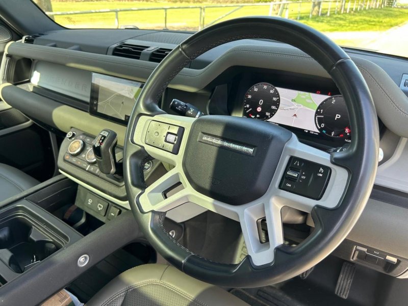 LAND ROVER DEFENDER 90