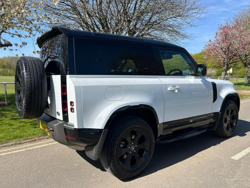 LAND ROVER DEFENDER 90