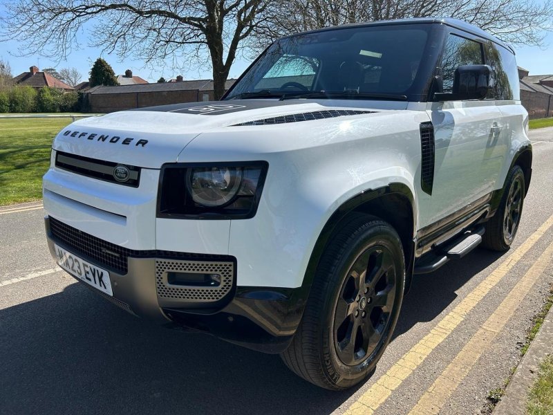 LAND ROVER DEFENDER 90