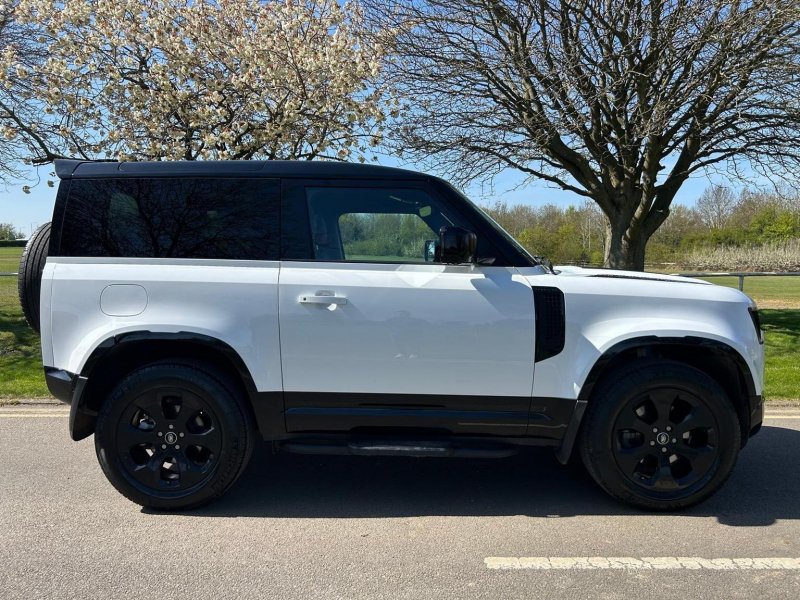 LAND ROVER DEFENDER 90