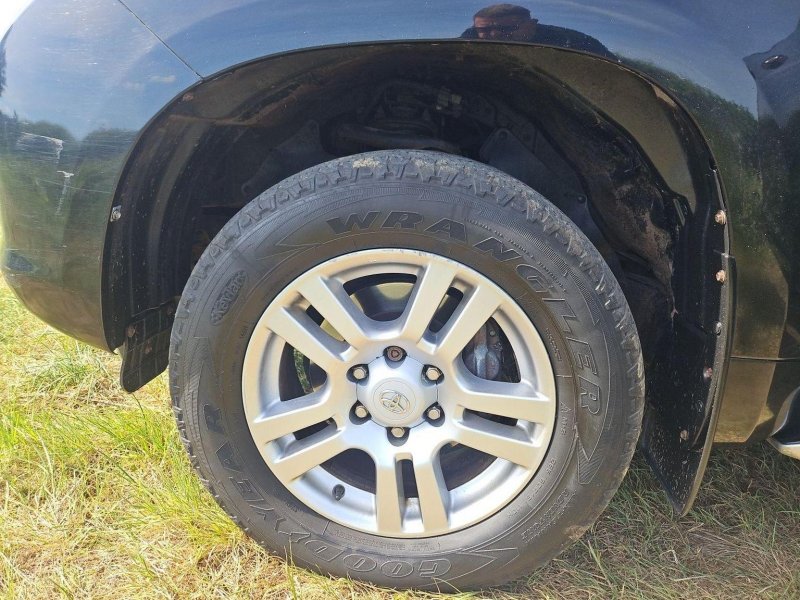 TOYOTA LAND CRUISER