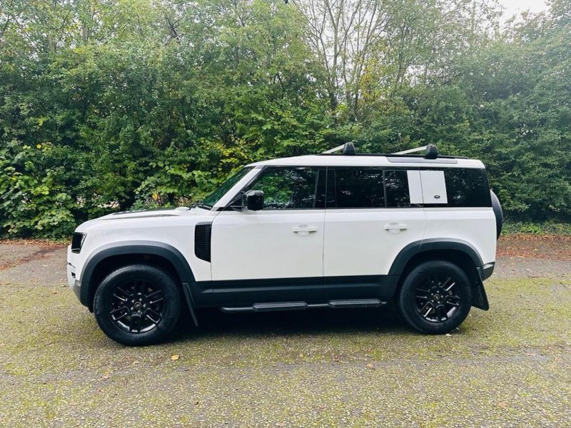LAND ROVER DEFENDER 110