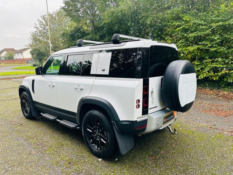 LAND ROVER DEFENDER 110
