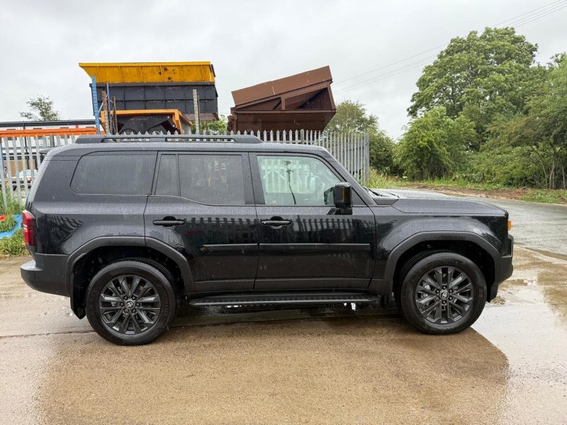 TOYOTA LAND CRUISER