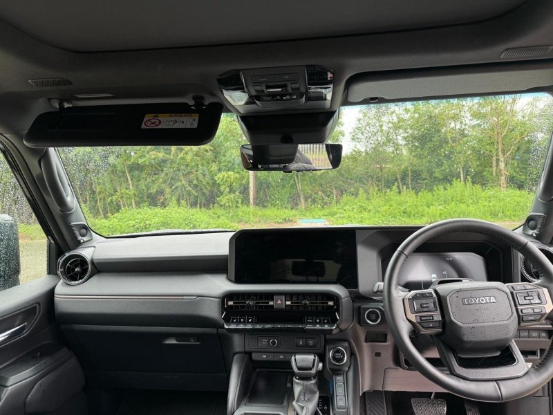 TOYOTA LAND CRUISER
