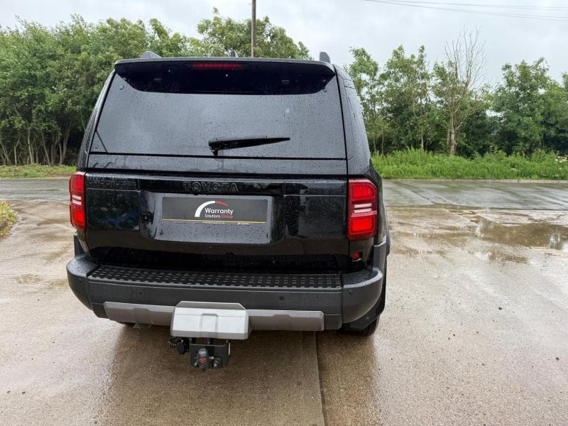 TOYOTA LAND CRUISER