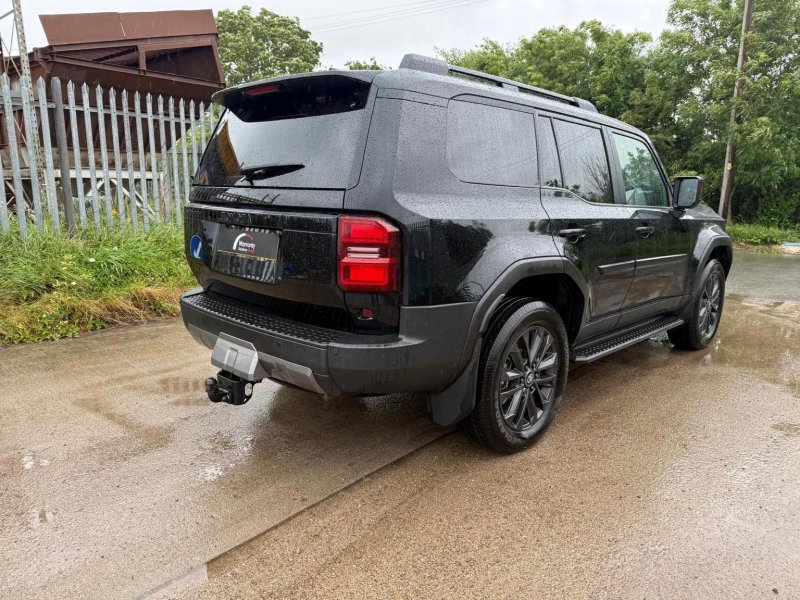 TOYOTA LAND CRUISER